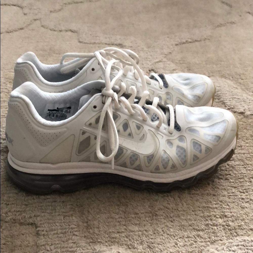 White nike airmax